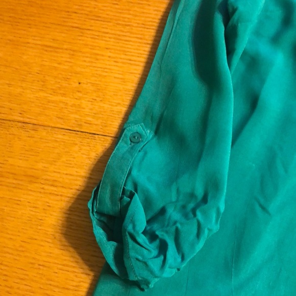 NWT Green Maternity shirt. Sz M. - Picture 3 of 3